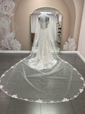 Edward Berger wedding veil EB-9946 ivory The Edward Berger Collection (@edwardbergerbridal  main image 3