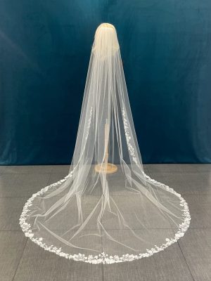Ivory – Maritzas Bridal Veils Inc display picture 2